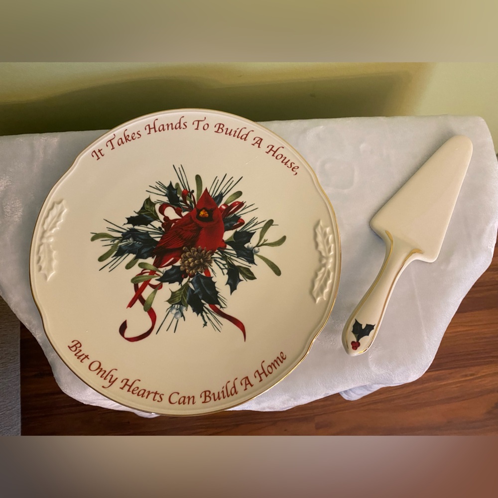 Lenox Red Cardinal Winter Greetings Cake Plate with Server - Picture 5 of 11